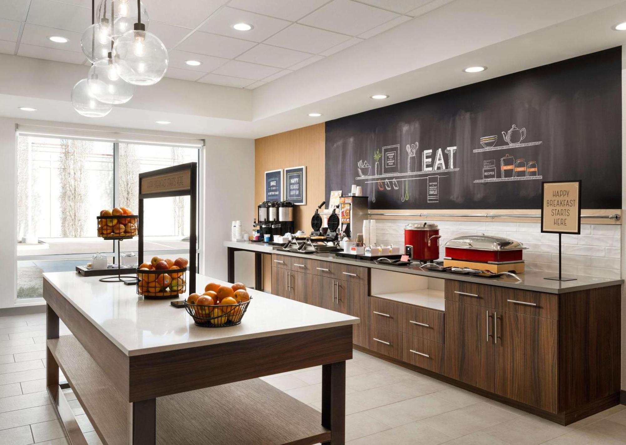 Hampton Inn Redmond Bend Airport Екстериор снимка