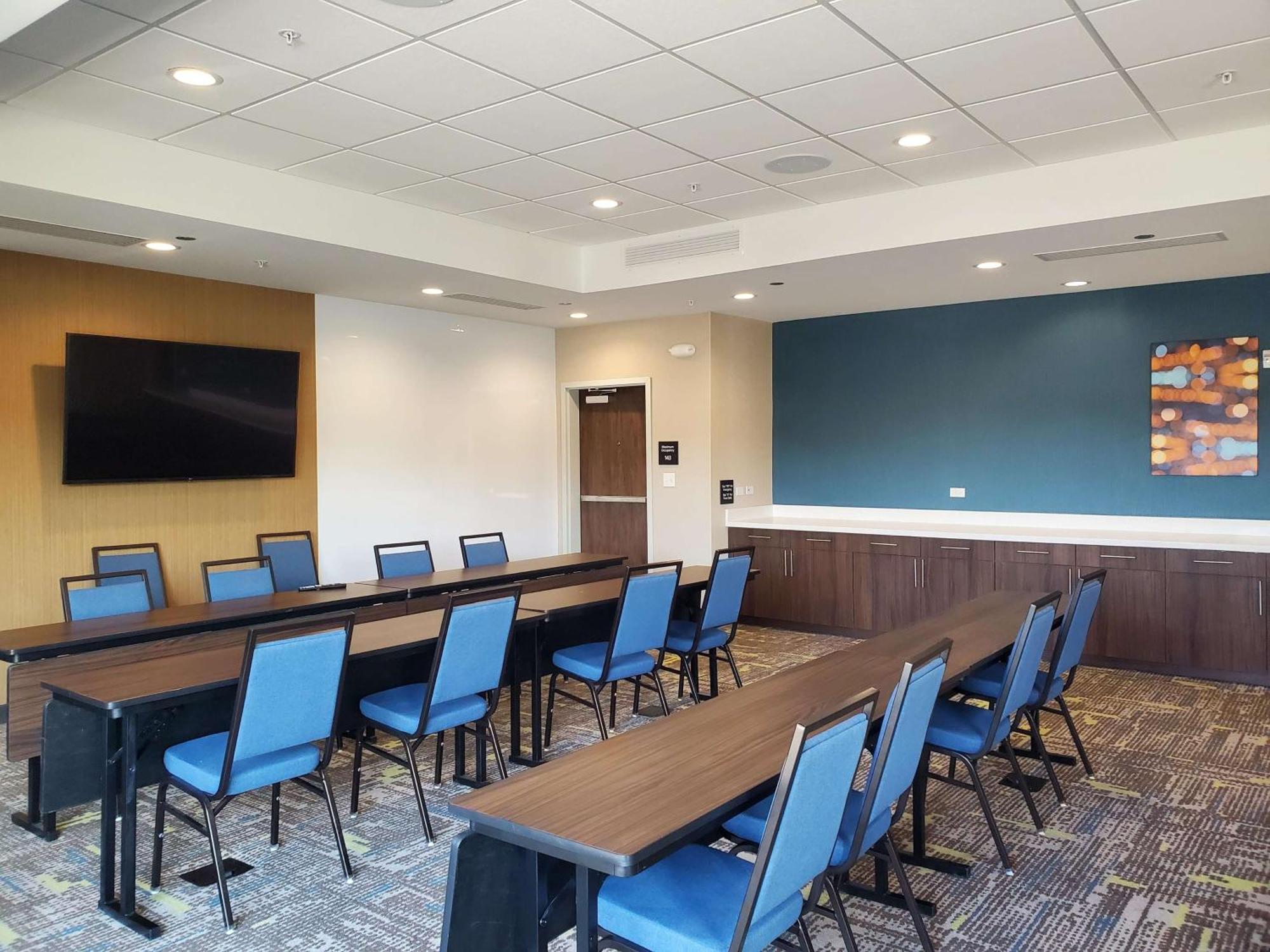 Hampton Inn Redmond Bend Airport Екстериор снимка