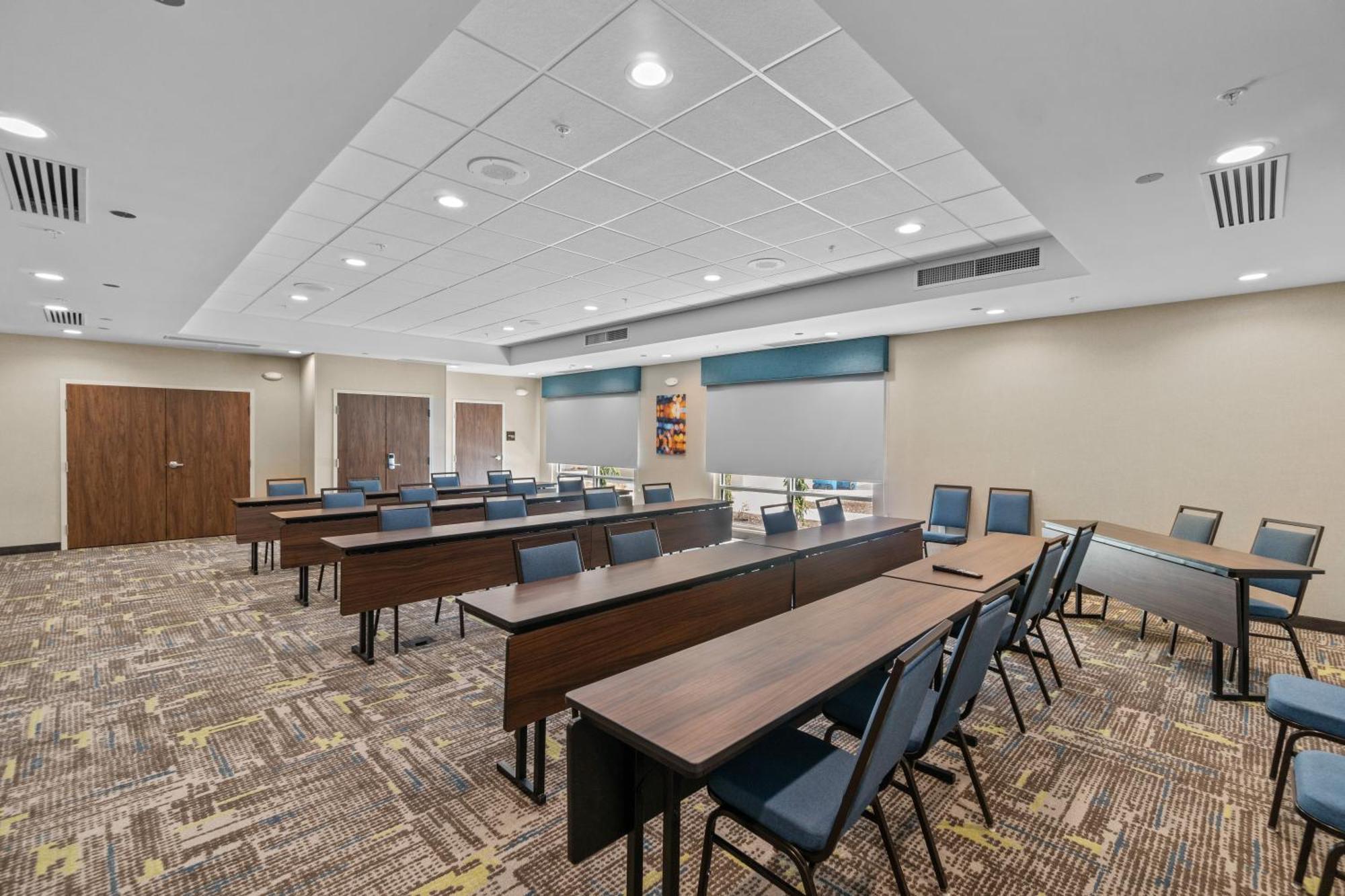 Hampton Inn Redmond Bend Airport Екстериор снимка