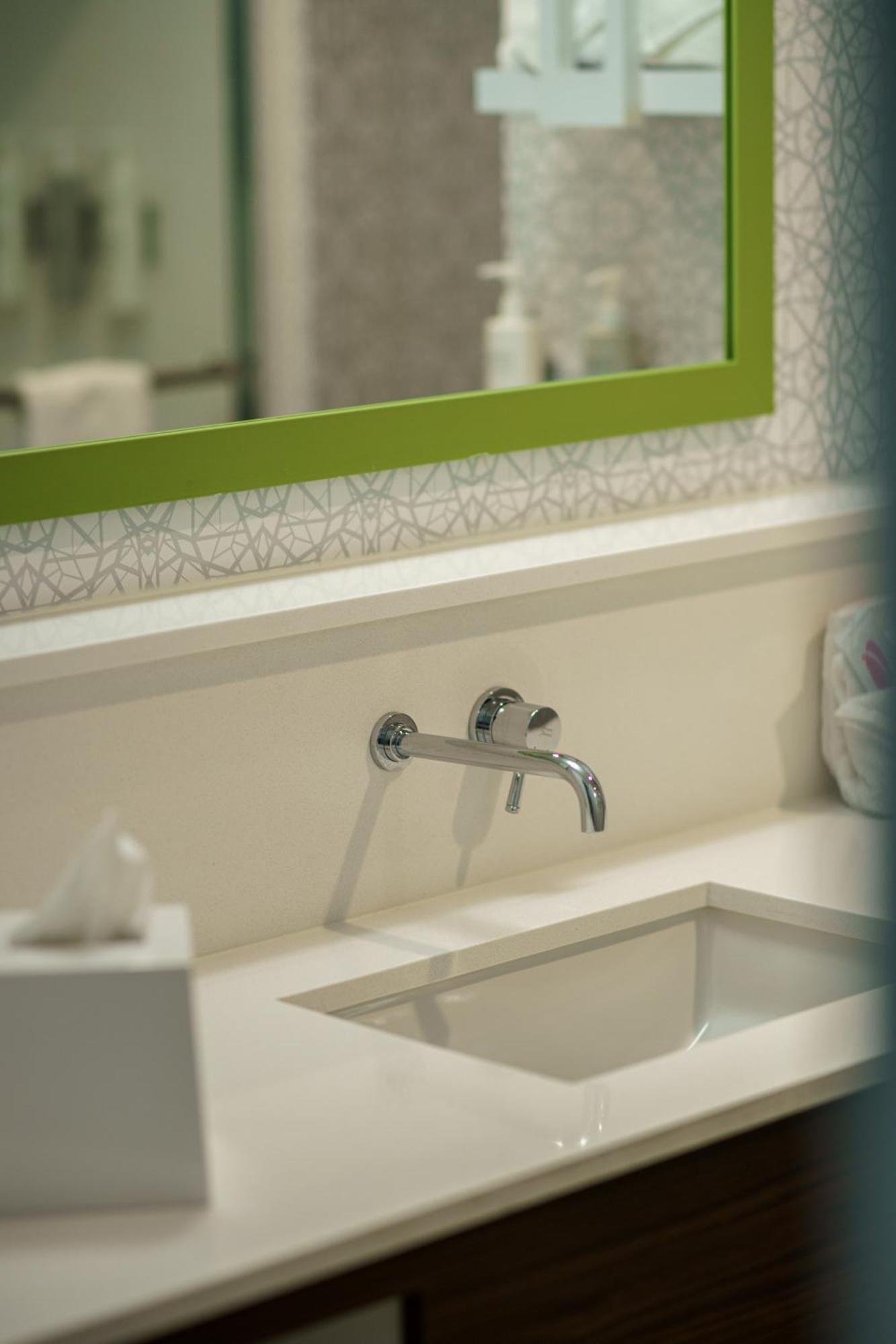 Hampton Inn Redmond Bend Airport Екстериор снимка